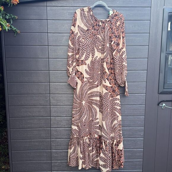 Elegant Brown Patterned Maxi Dress - Picture 1 of 5
